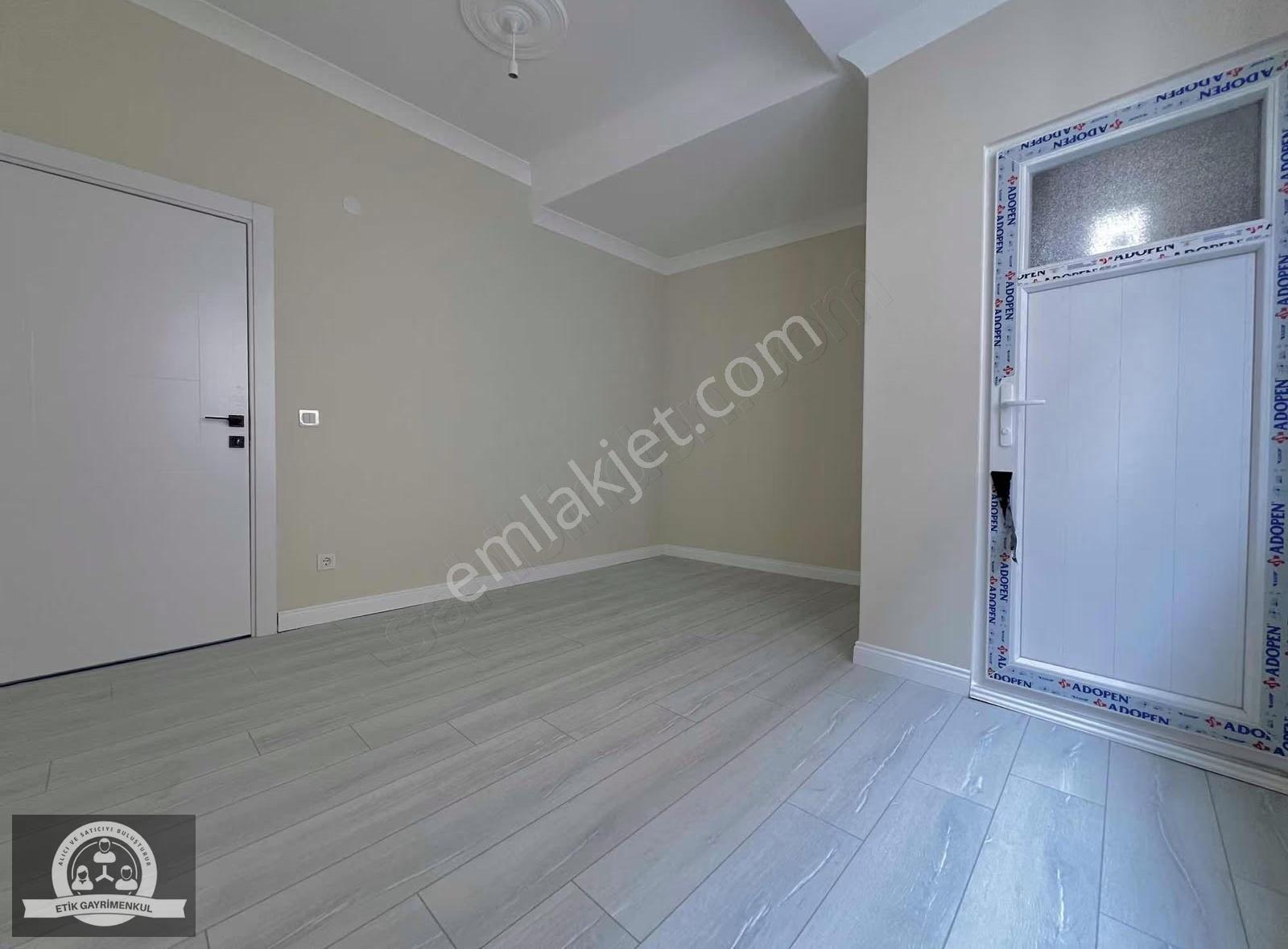 Samandıra Osmangazi Mah. 3+1 Arakat Daire Tek Daire Üzeri - Görsel 11