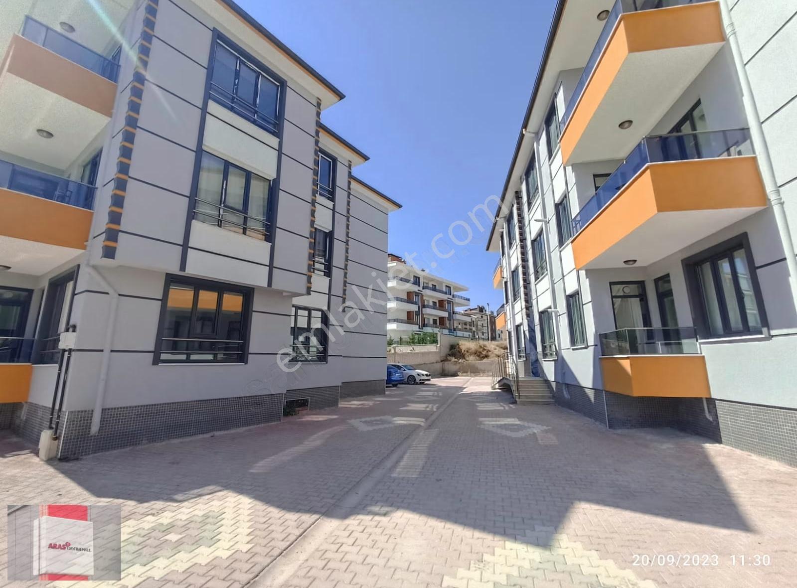 Kelebekler Vadisi Yakını Giriş Kat Sıfır Ayarında 3+1 Daire - Görsel 10