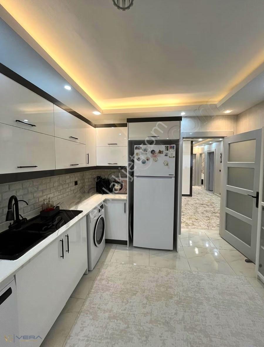 Beykentte Site İçinde Bakımlı 3+1 Satılık Daire 140 M² Net - Görsel 2
