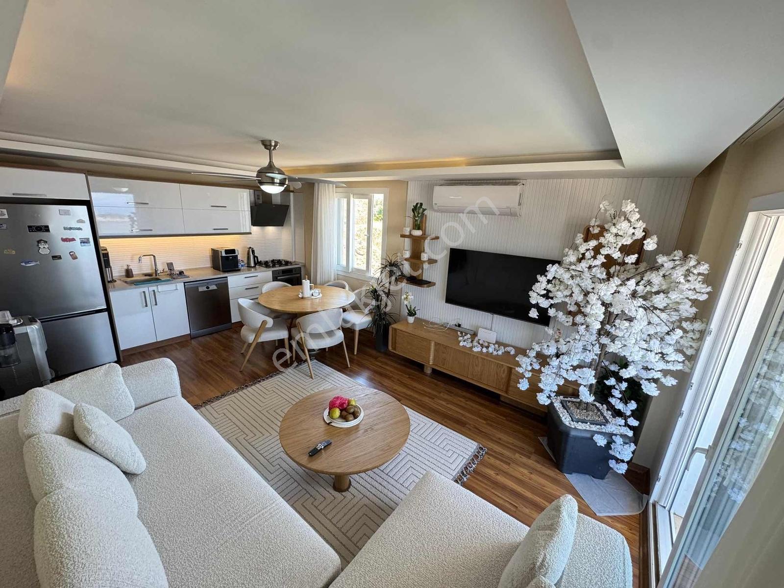 Kuşadasında Ful Deniz Manzaralı 3+1 Eşyalı Satılık Daire - Görsel 22