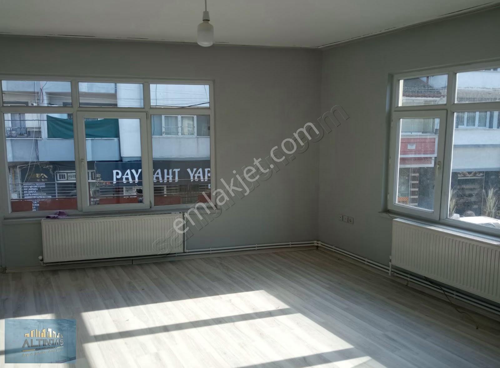 Omercikler Mahallesi Anayol Üstü Kiralık Büyük 3+0 Daire - Görsel 8