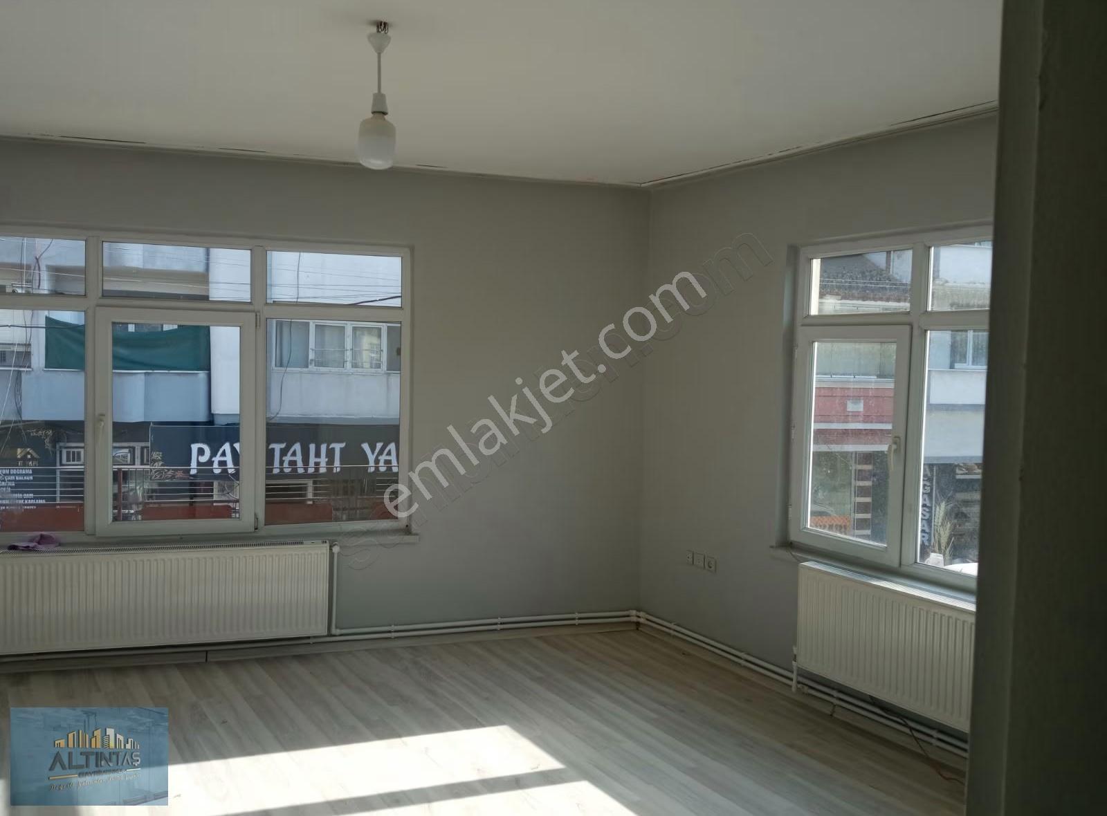 Omercikler Mahallesi Anayol Üstü Kiralık Büyük 3+0 Daire - Görsel 9