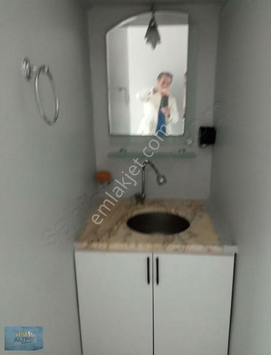 Omercikler Mahallesi Anayol Üstü Kiralık Büyük 3+0 Daire - Görsel 6