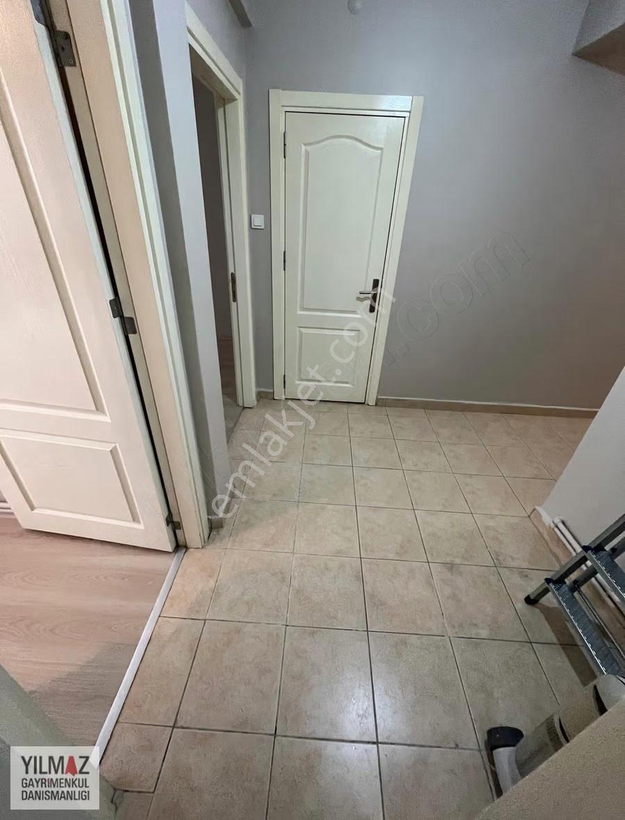 Yılmazdan Eski Salı Pazarının Alt Sokağında 100 M2 2+1 Daire - Görsel 26