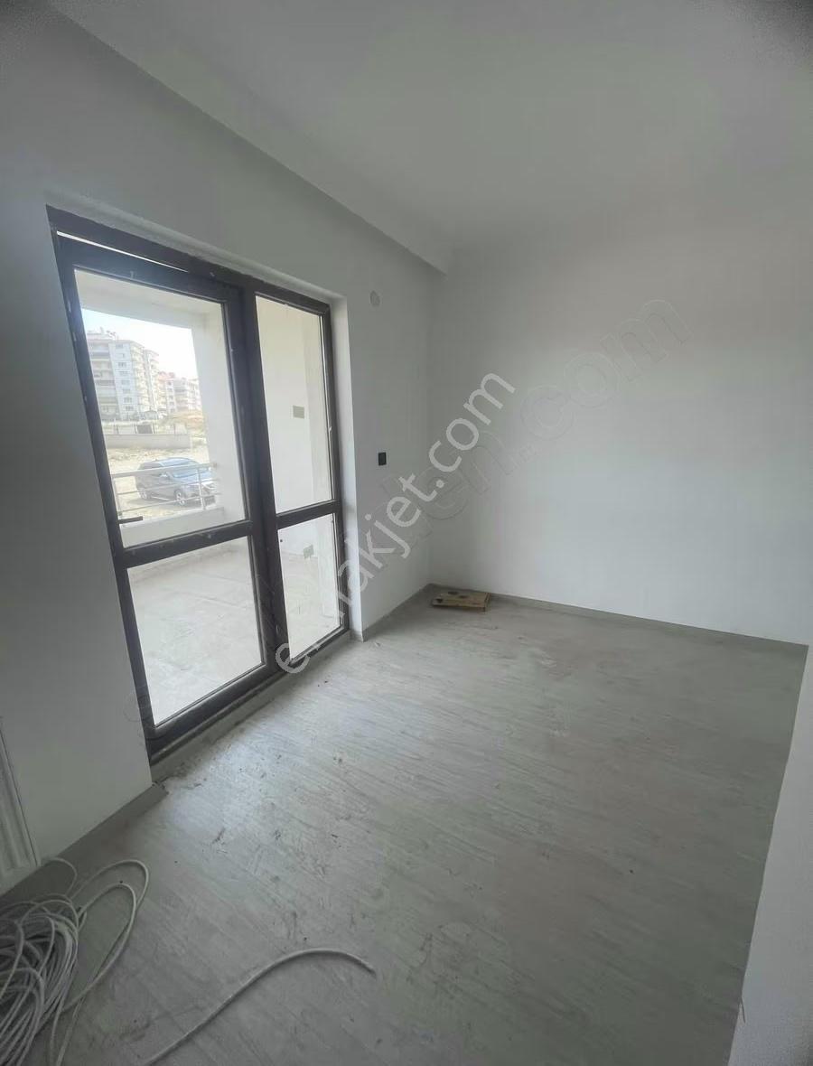 Cadde Üzeri Ara Katta Yapılı Daire - Görsel 5