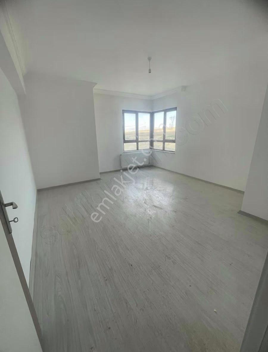 Cadde Üzeri Ara Katta Yapılı Daire - Görsel 15