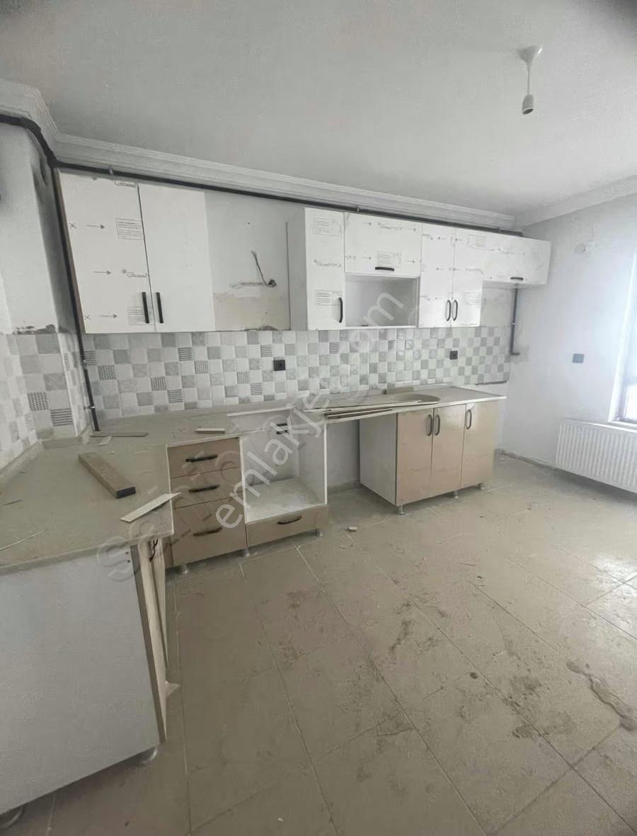 Cadde Üzeri Ara Katta Yapılı Daire - Görsel 3