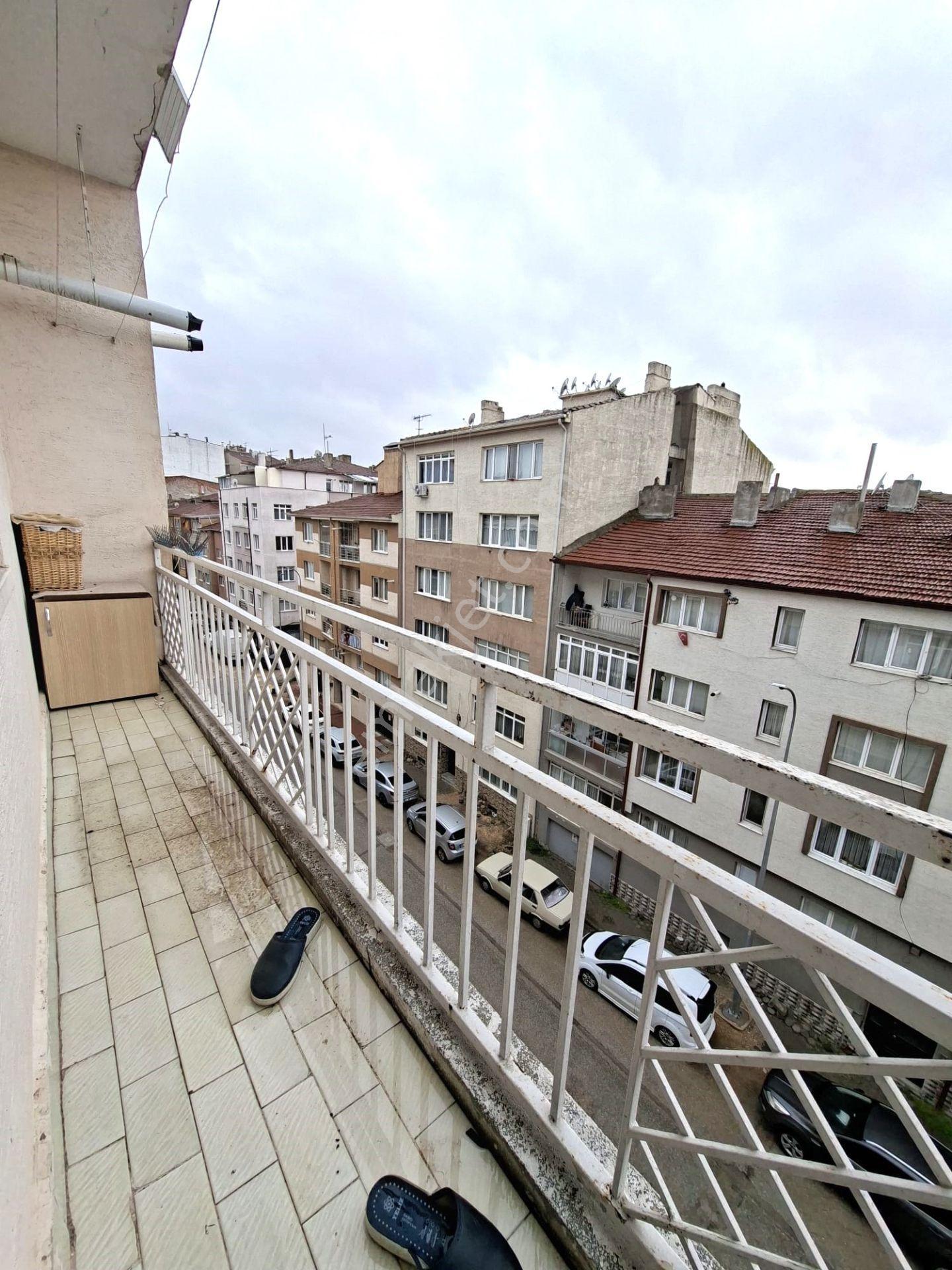 Recep Ümit Emlak'tan Şeker Mahallesi Kırım Caddesi Yakını Satılık Ara Kat 3+1 Daire - Görsel 11