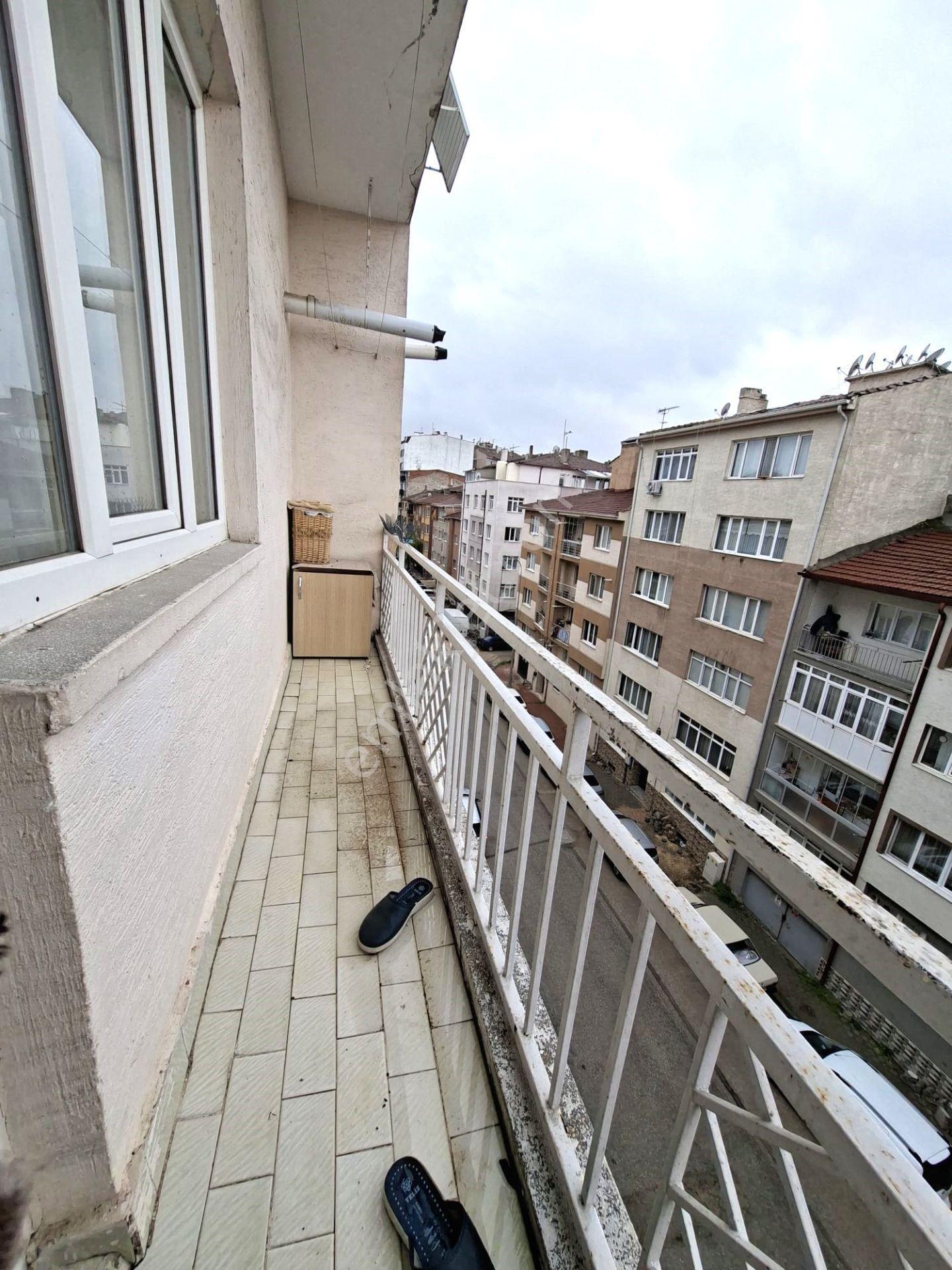 Recep Ümit Emlak'tan Şeker Mahallesi Kırım Caddesi Yakını Satılık Ara Kat 3+1 Daire - Görsel 10