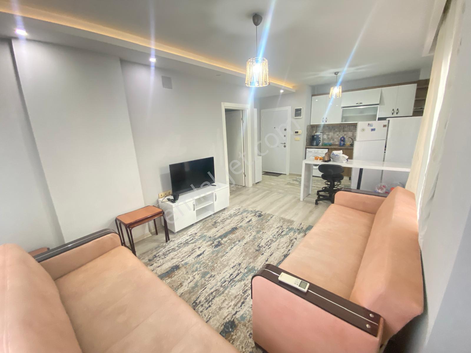 Prestij'den Çiftlikköyde Açık Otoparklı Eşyalı Geniş 1+1 Daire