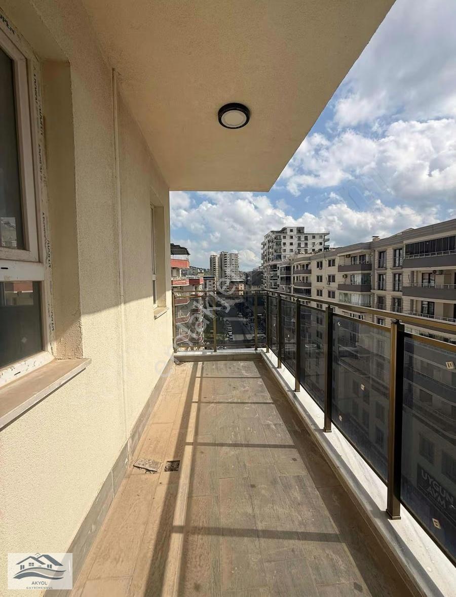 Akyol Emlak'tan Cevahir Apt. Satılık 4+1 Daire - Görsel 2