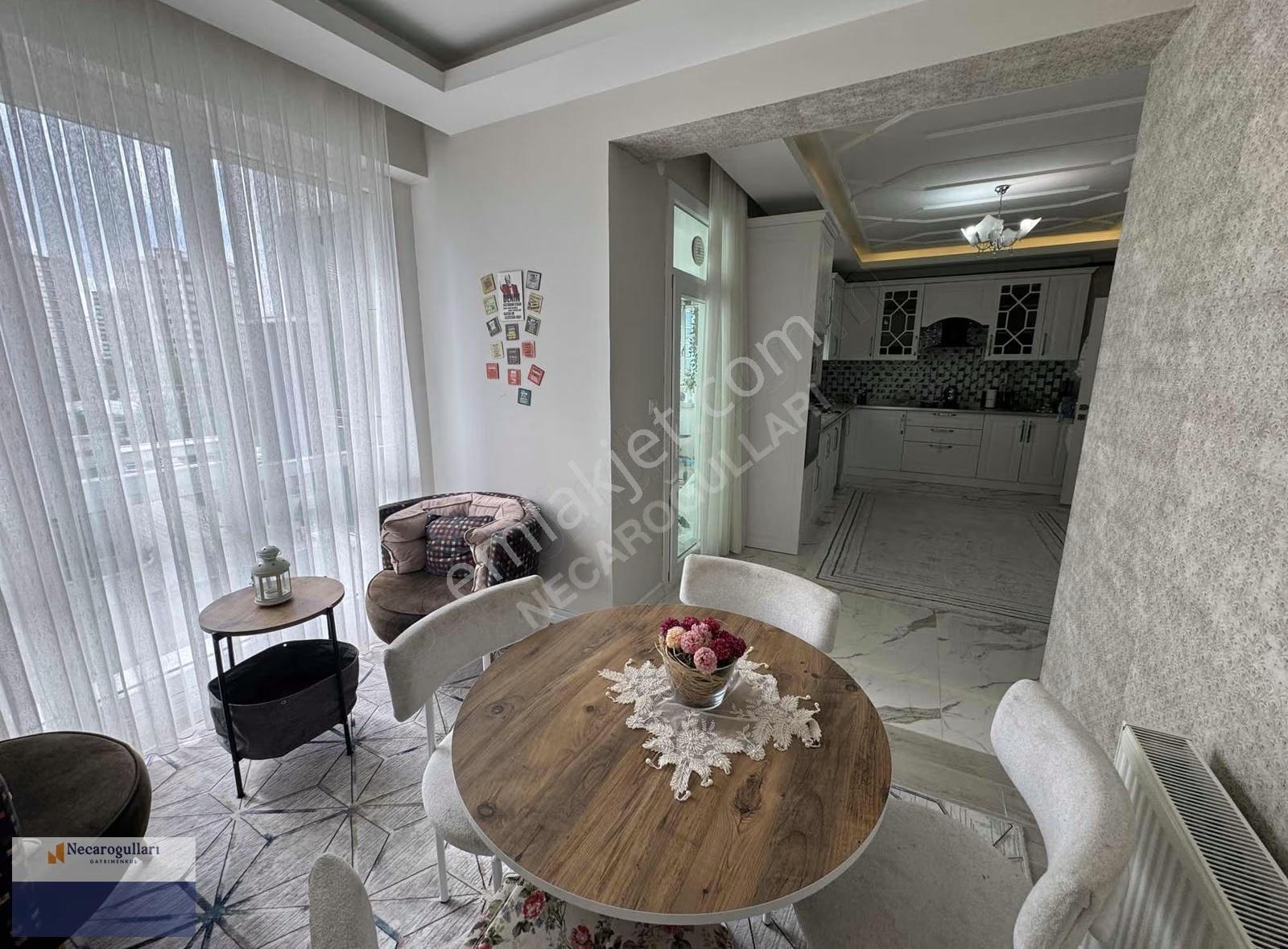 Necaroğullarından Mastfıroş Caddesi Üzeri 3,5+1 Lüks Daire - Görsel 18