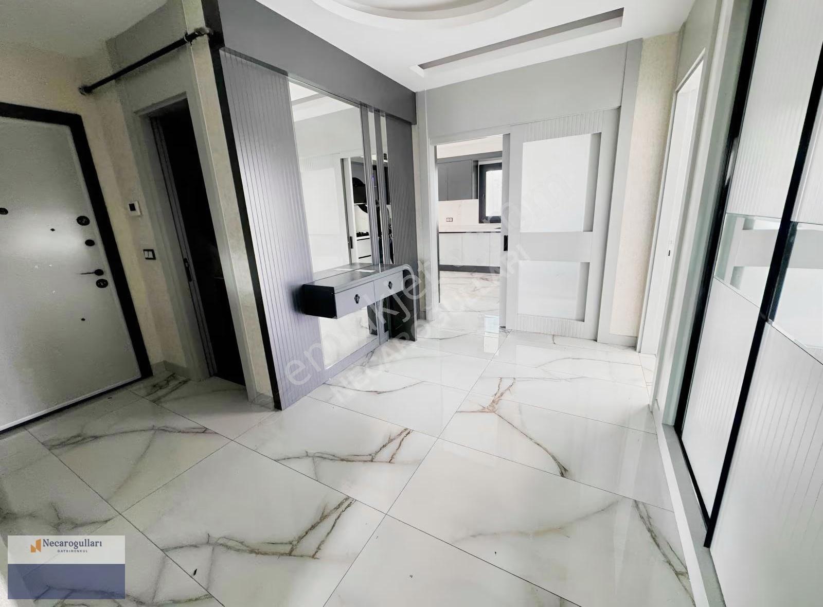Necaroğullarından Mastfıroş Caddesi Üzeri 3,5+1 Lüks Daire - Görsel 11