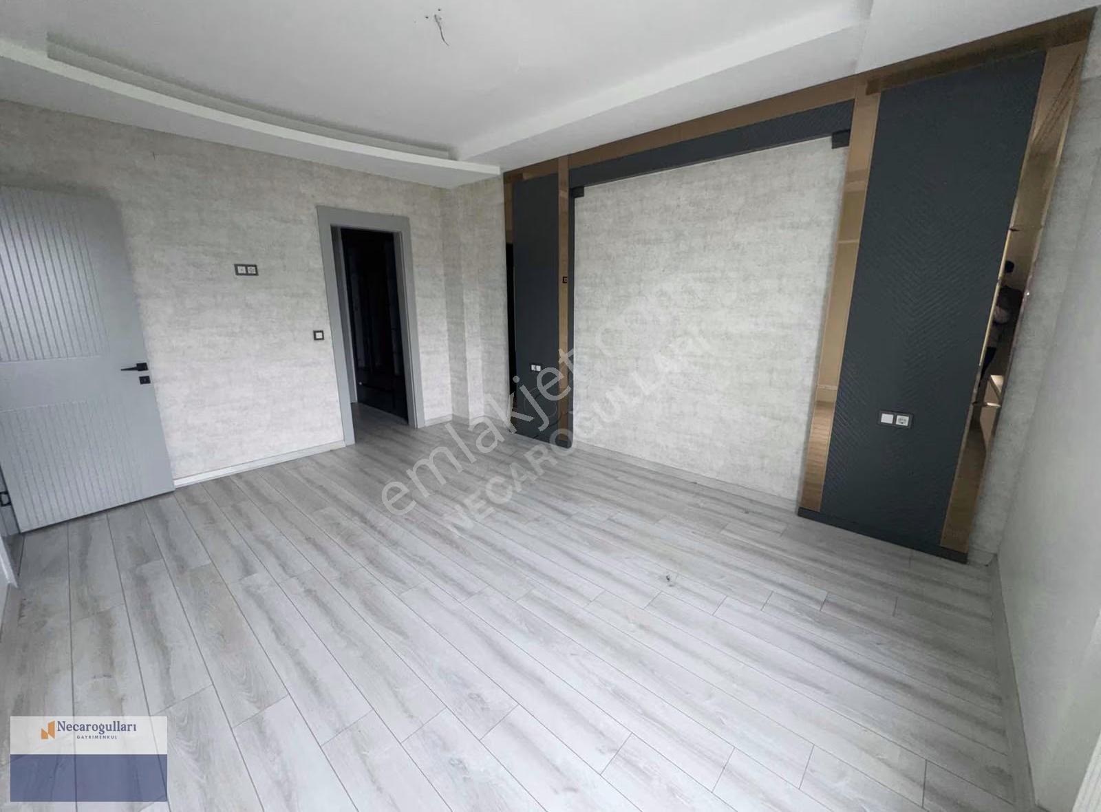 Necaroğullarından Mastfıroş Caddesi Üzeri 3,5+1 Lüks Daire - Görsel 2