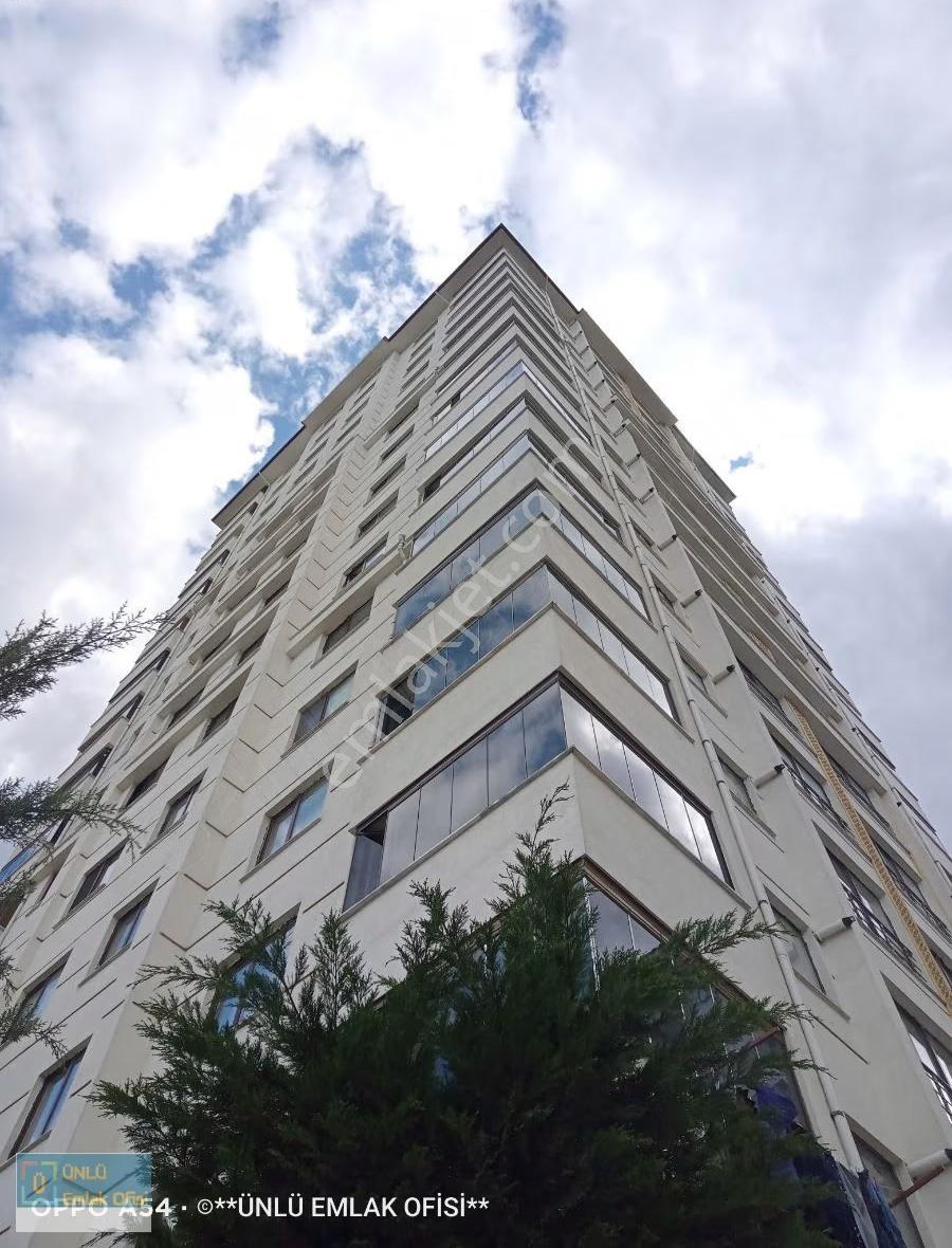 Ünlü Emlaktan Bahçeşehir Koleji Yanında Arakat Manzaralı Kiralık