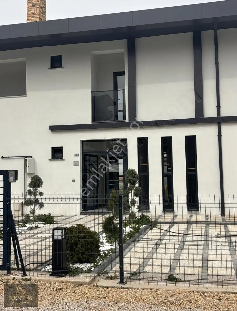 Konyada Lüks Yaşam Başlıyor Bahçeli Modern İkiz Villa - Görsel 4