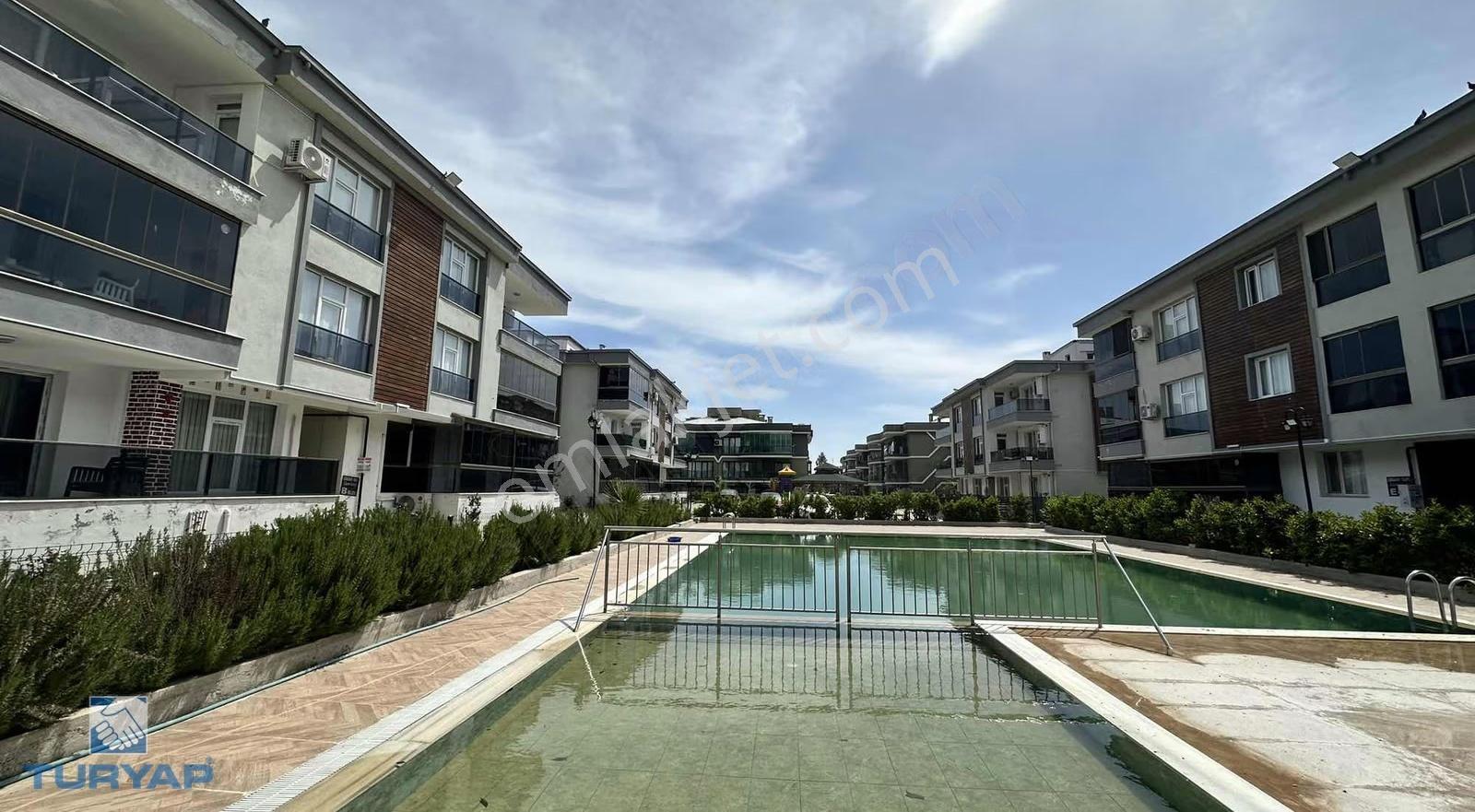 Turyap Tan Havuzlu Sitede Geniş 3+1 Satılık Daire