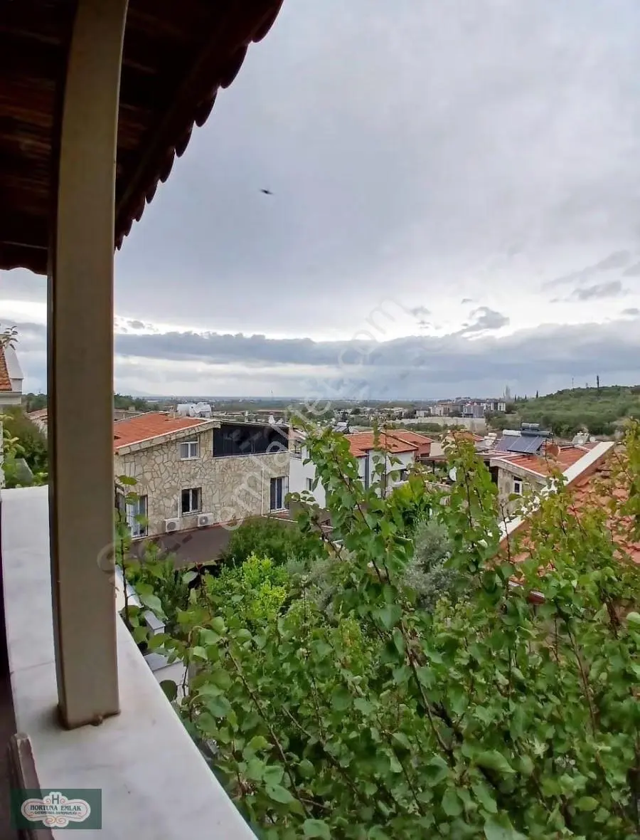 Kuşadası Davutlarda Simge Sitesinde Satılık Trıplex - Görsel 2