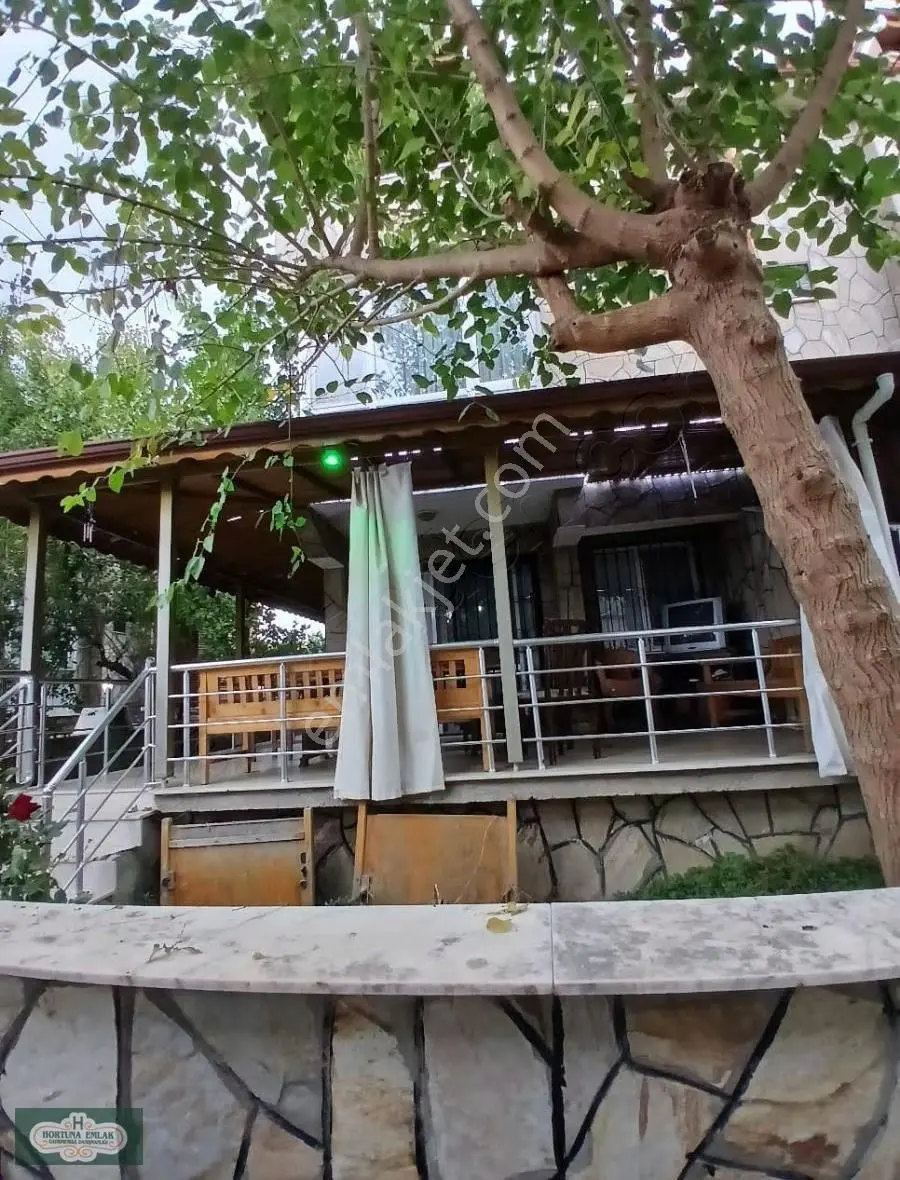 Kuşadası Davutlarda Simge Sitesinde Satılık Trıplex