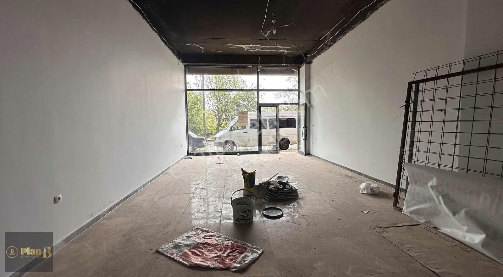 Turan Güneş Caddesinde Cadde Üzeri Satılık 60 M² Hazır İş Yeri - Görsel 9