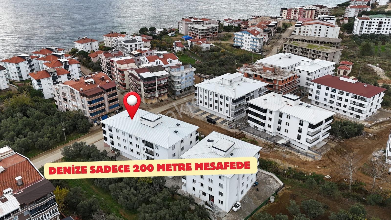 Ay Emlak'tan Denize 100 Metre Mesafede Cadde Üzerinde 2+1 Daire