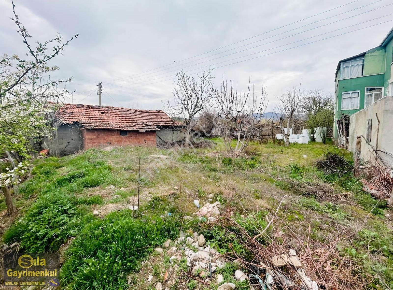 Sıla Gayrmenkulden(köşe Arsa)elektriği,suyu Aktif Yapı Ve Arsası