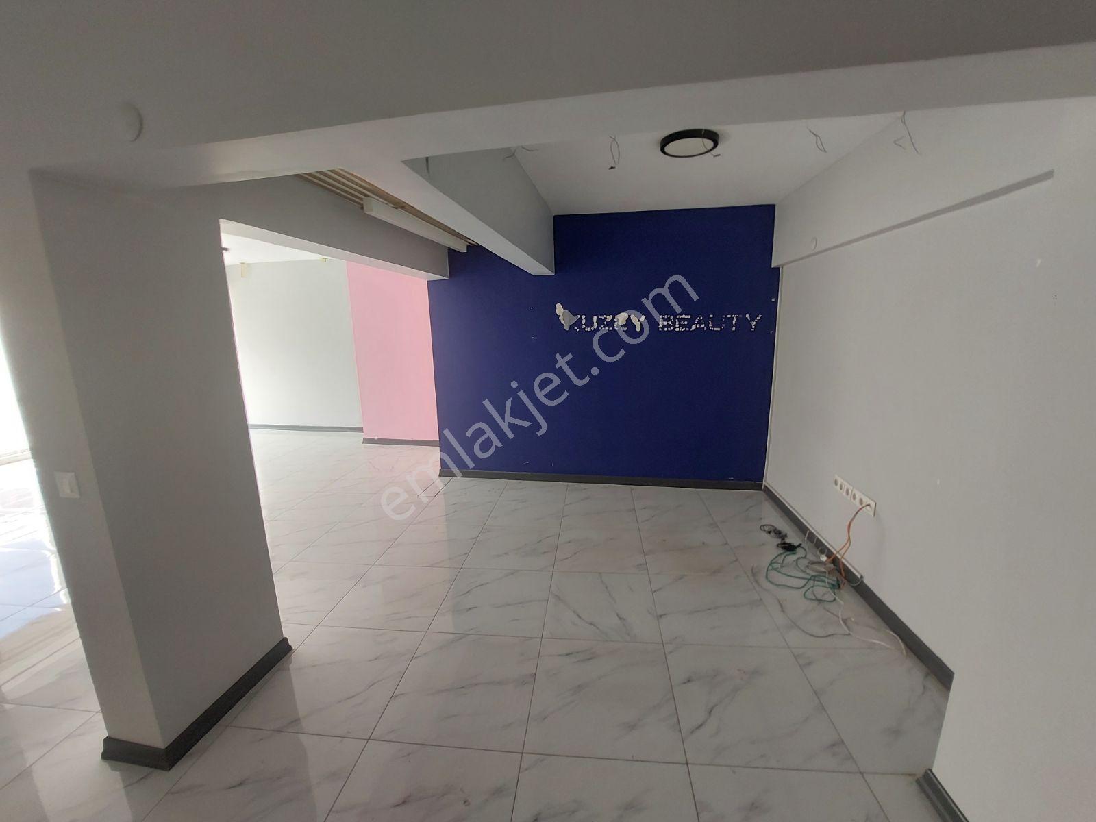 Üsküdar Çarşı İçinde Asansörlü Kiralık 3+1 Büro Ofis - Görsel 29