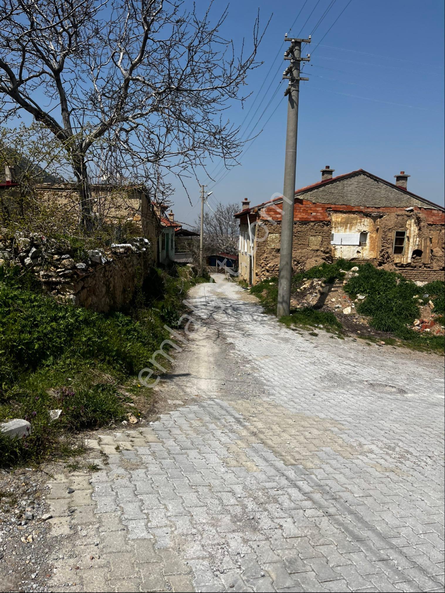 Maya Emlaktan Kuçay Da Doga Harikası Yerde Satılık Arsa