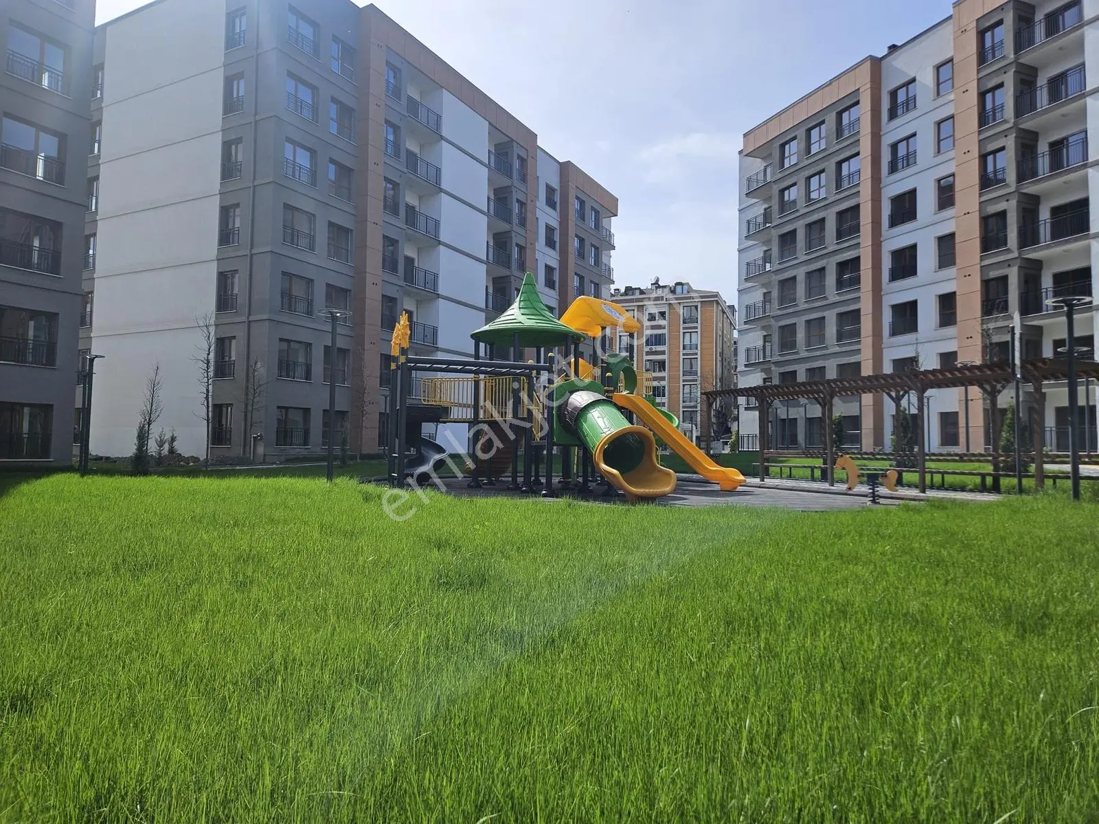 Kağıthane Merkez Mh. Toki Hizmet Sitesi 2+1 Satılık Daire