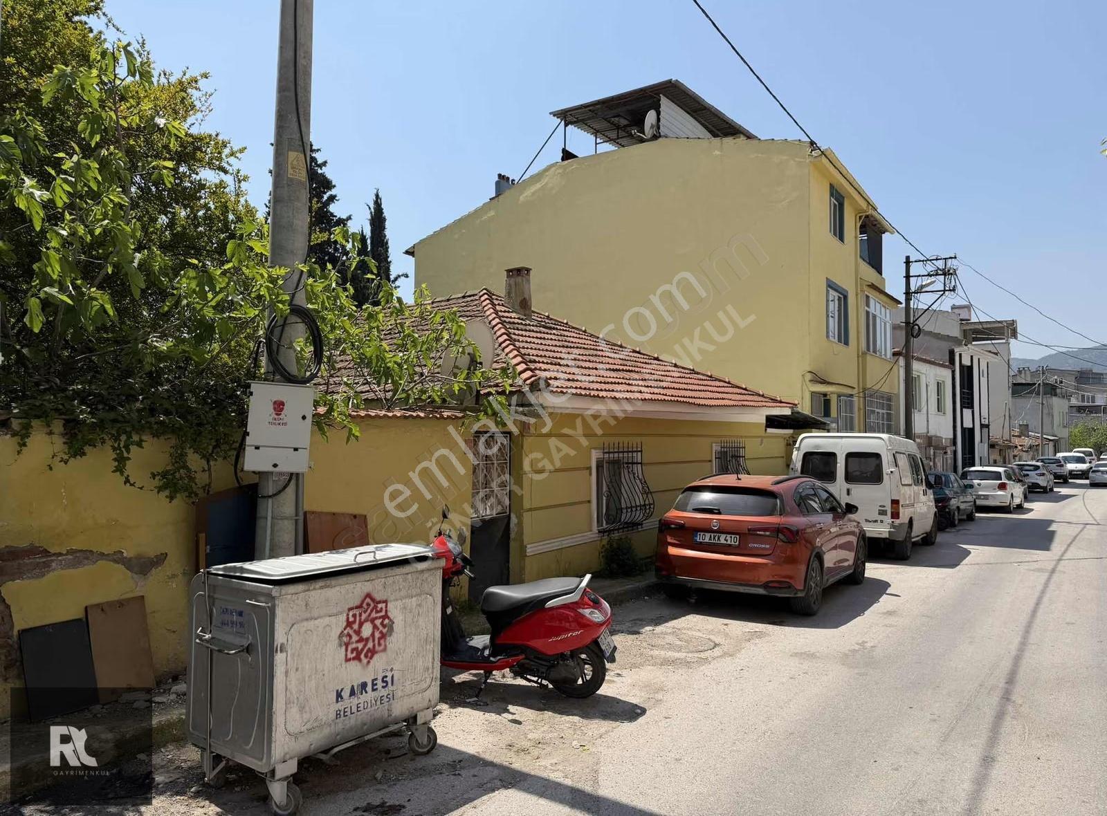 Karesi 1.sakarya Mah. Satılık İçinde Müstakil Ev Bulunan Arsa