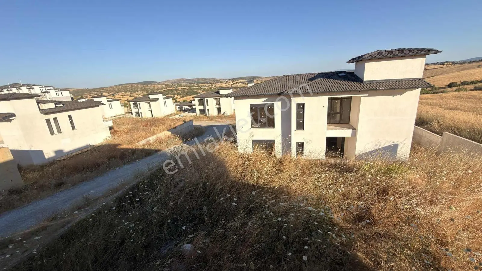 Al-sata Uygun Naipli'de Site İçinde Acil Satılık 4+1 Villa