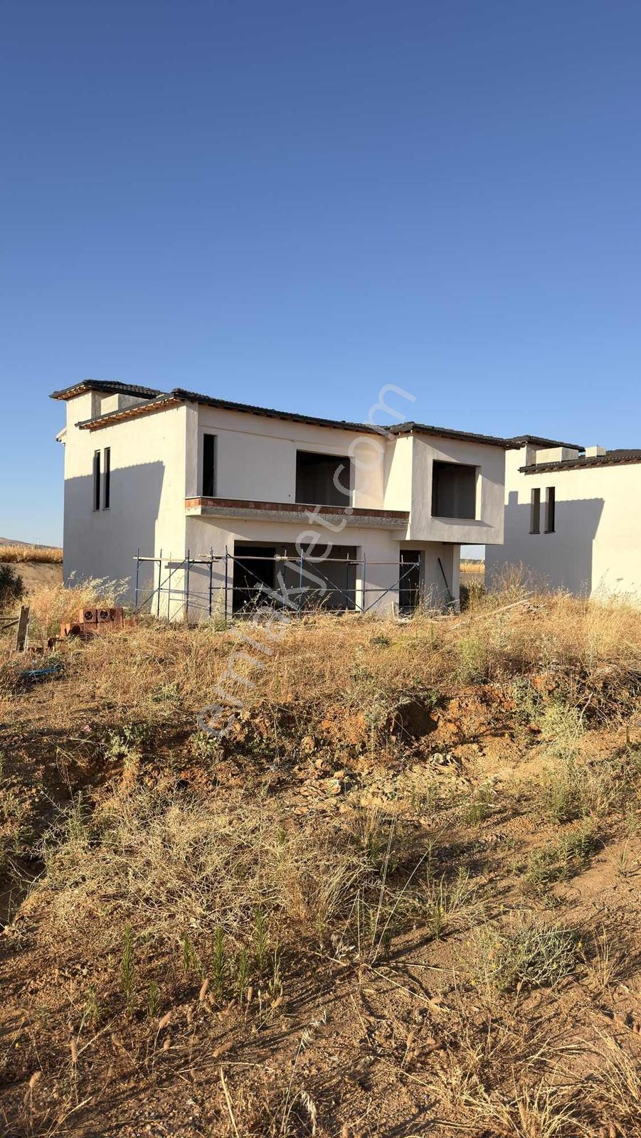 Al-sata Uygun Naipli'de Site İçinde Acil Satılık 4+1 Villa - Görsel 2