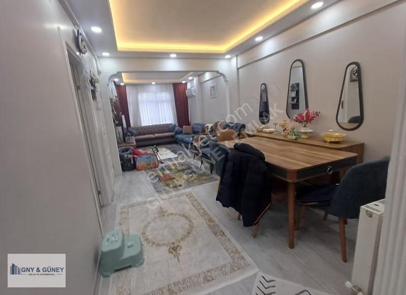 Güney Emlak'tan Yedikule'de 2+1 88 M2 3.kat Satılık Daire - Görsel 2