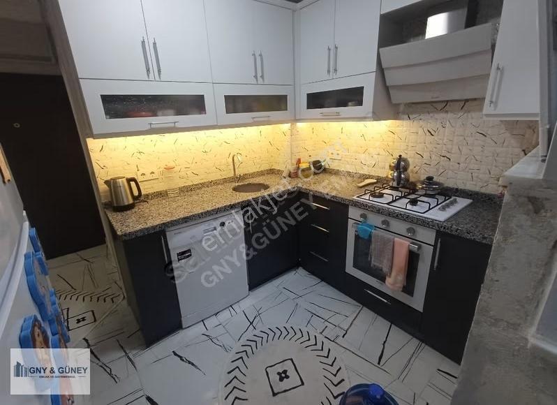 Güney Emlak'tan Yedikule'de 2+1 88 M2 3.kat Satılık Daire - Görsel 8