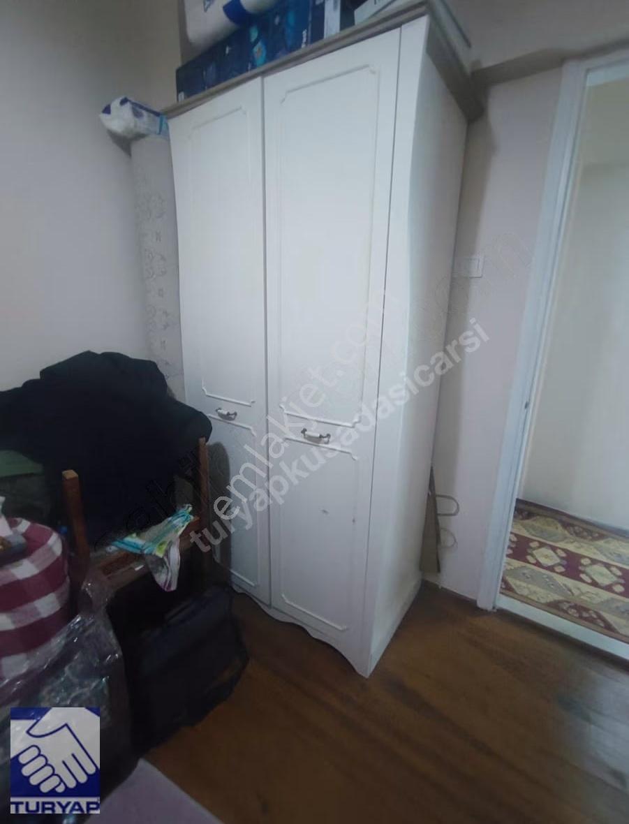 Kuşadası Merkezde Full Eşyalı Doğalgazlı Kiralık 3+1 Daire