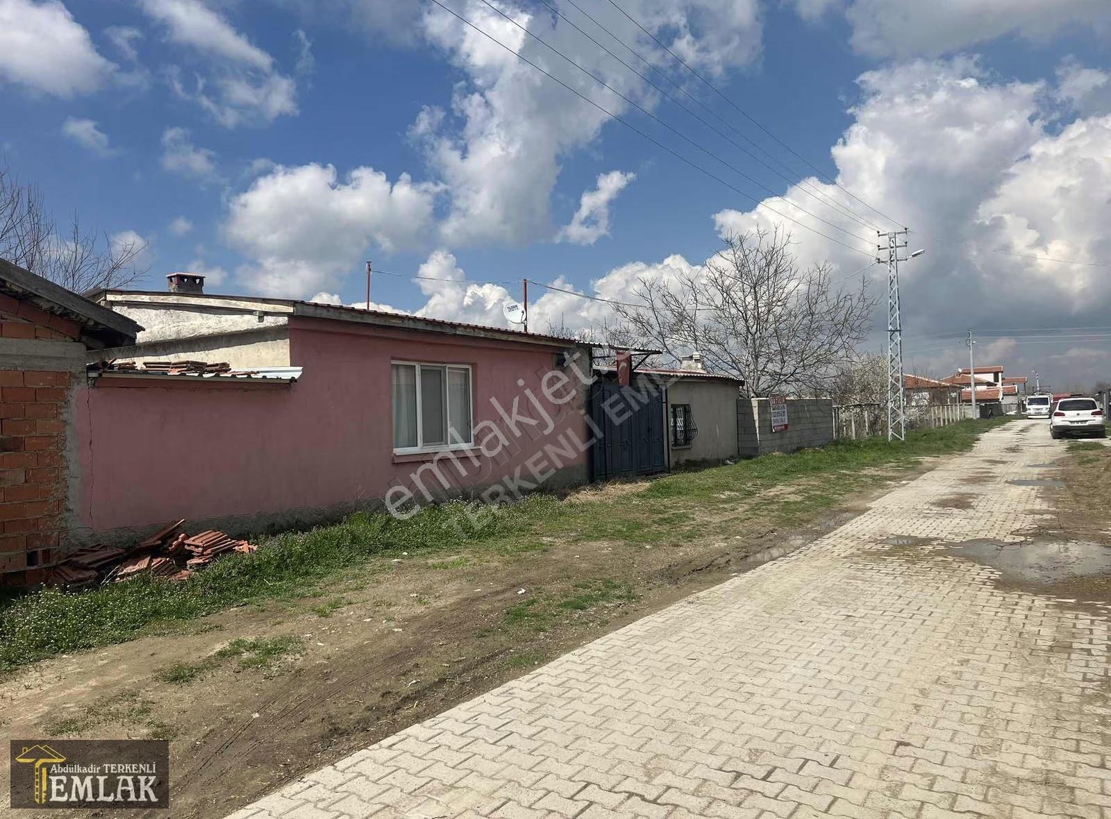 Terkenli Emlak 'tan Söğütlü Merkezde 3000 M2 Arsalı Müstakil Ev - Görsel 8