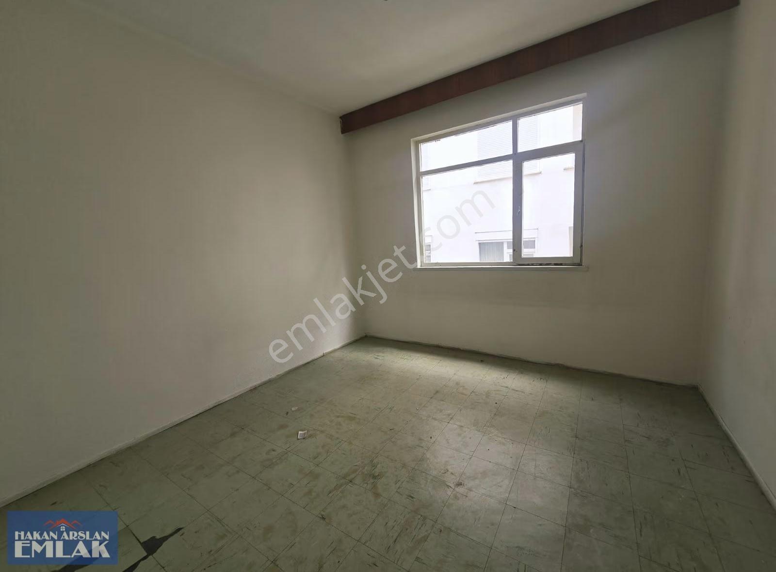 Özdilek Karşısı Özgürlük Mh Ara Kat Çok Geniş 3+1 Satılık Daire