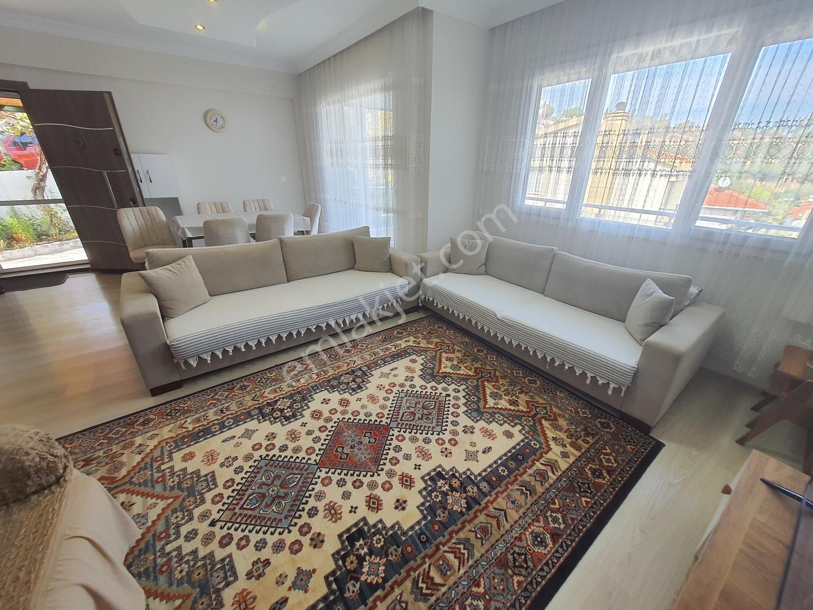 Deniz Ve Körfez Manzaralı Eşyalı Satılık Mustakil Yazlık Villa - Görsel 9
