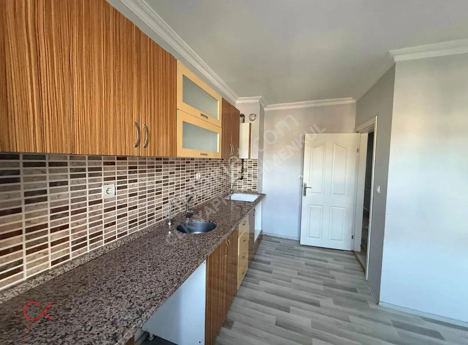 Clk'dan 75.yıl Mah. 3+1 Geniş Ferah Bahçeli Villa - Görsel 2