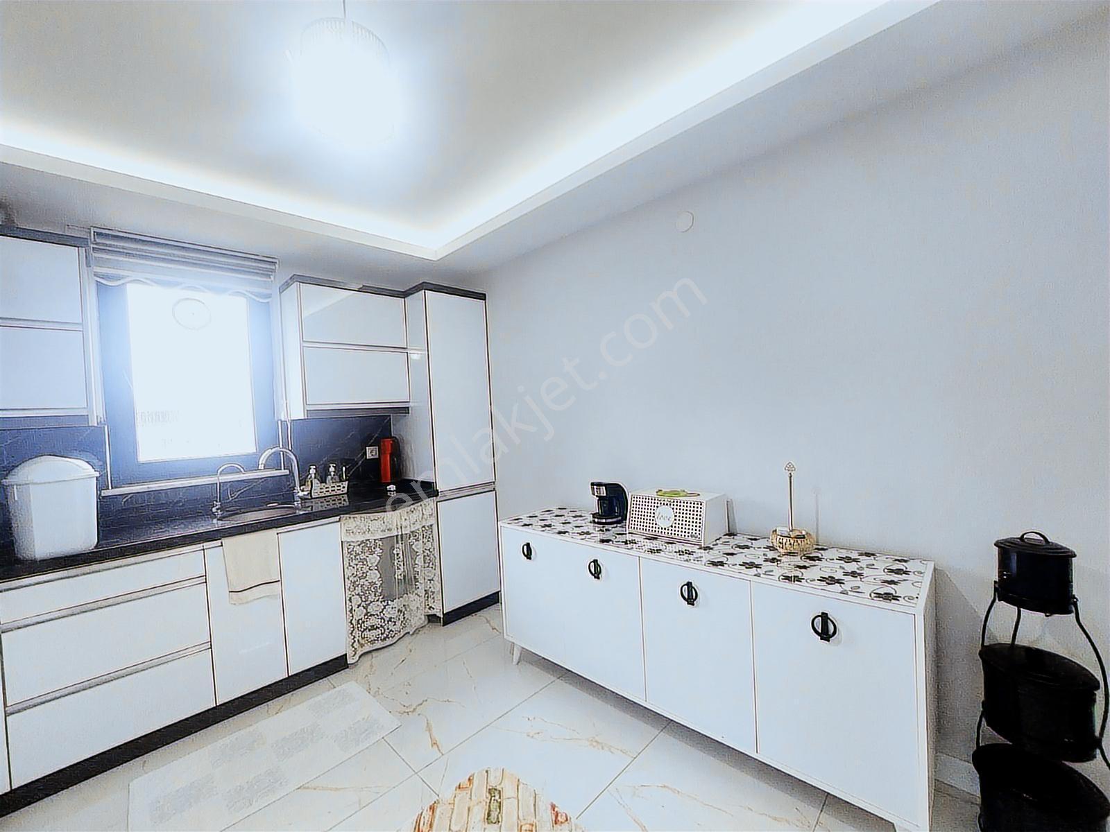 Dere Gayrimenkulden Eşyalı Satılık Deniz Manzaralı 3+1 Daire - Görsel 9