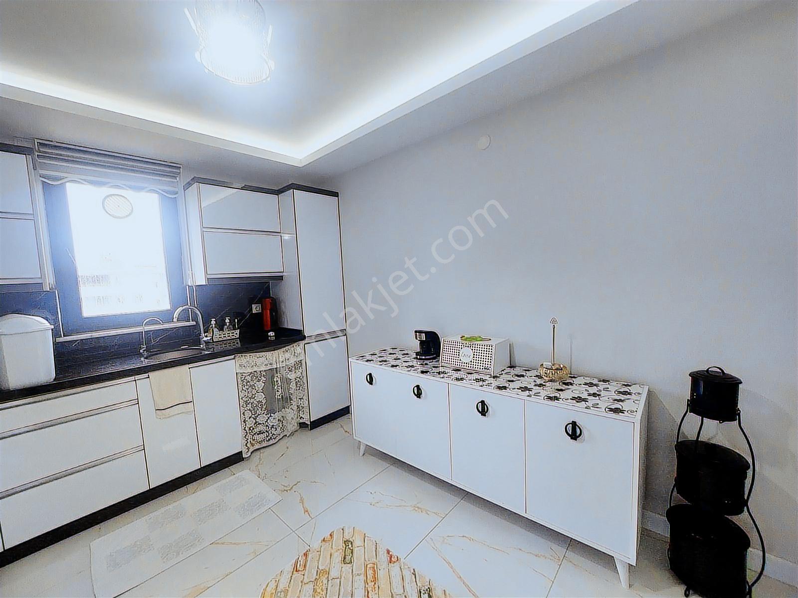 Dere Gayrimenkulden Eşyalı Satılık Deniz Manzaralı 3+1 Daire - Görsel 12