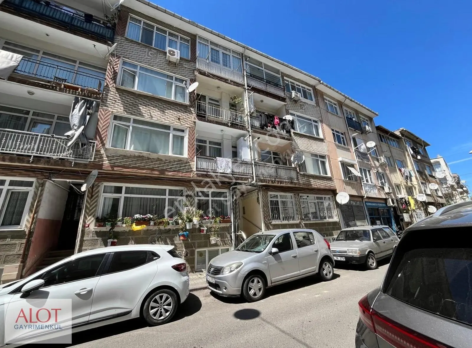 Üsküdar Valide İ Atik Mahallesi 2+1