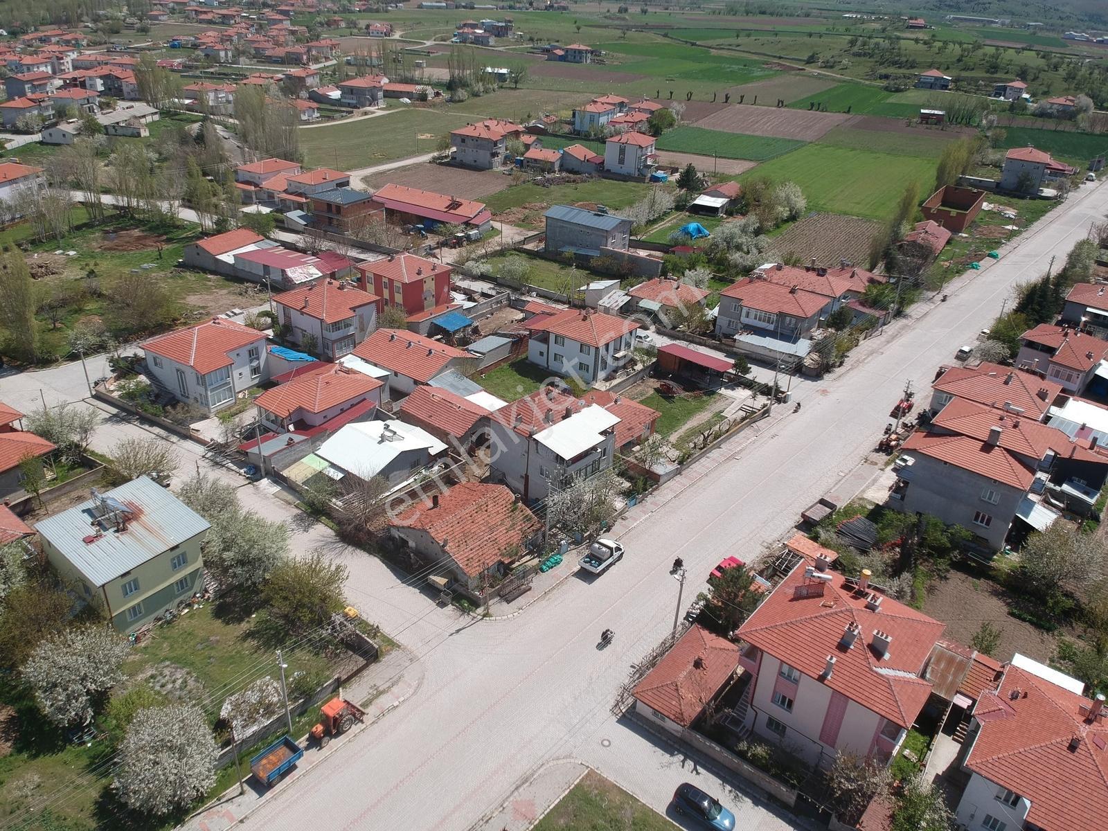 İlbey // Şuhut Zafer Mahallesi Aydın Caddesi Üzerinde 443m² Arsa - Görsel 5