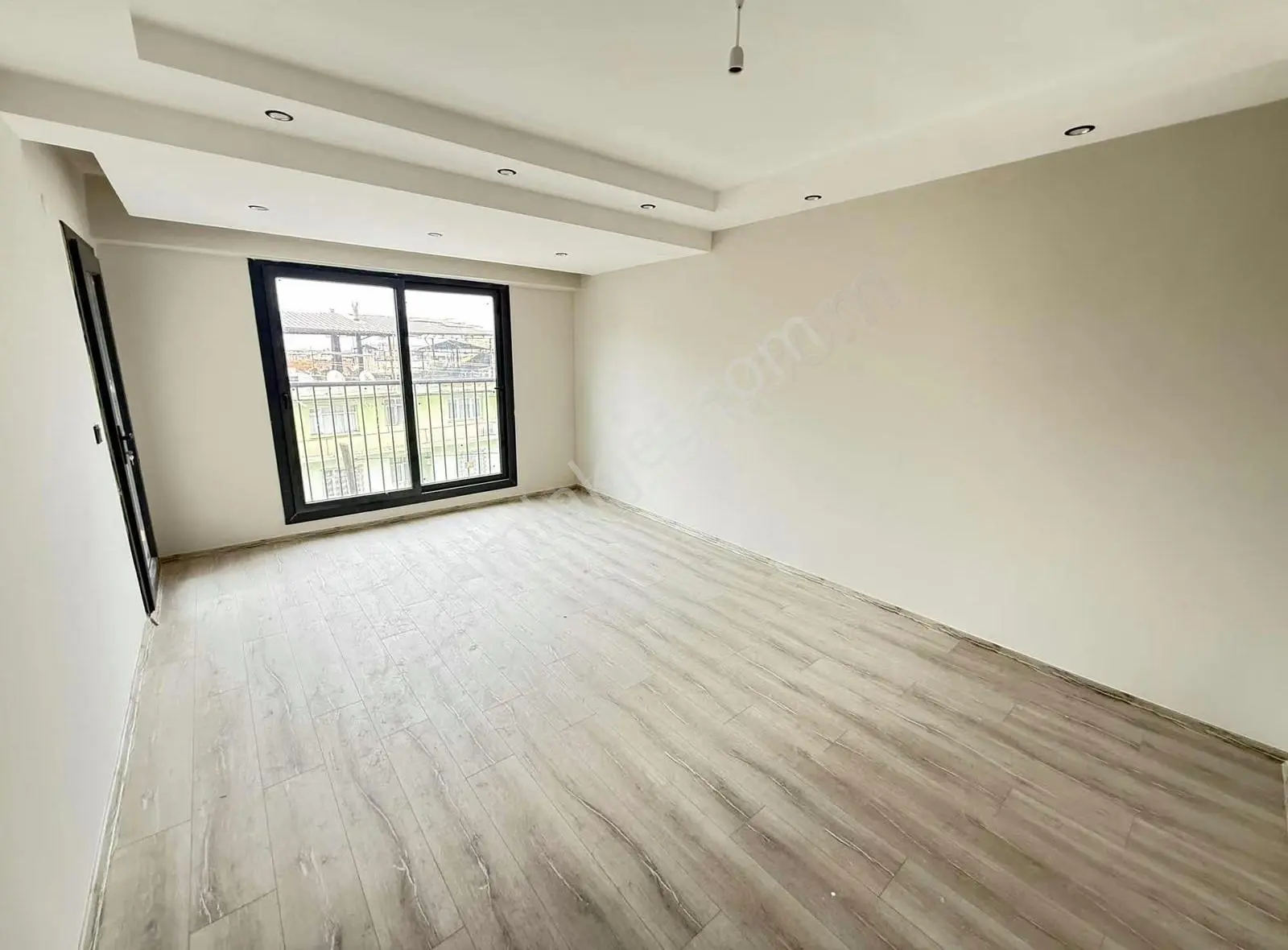 Gürsel Caddesi Üzeri Kiralık Köşe Daire - Görsel 4