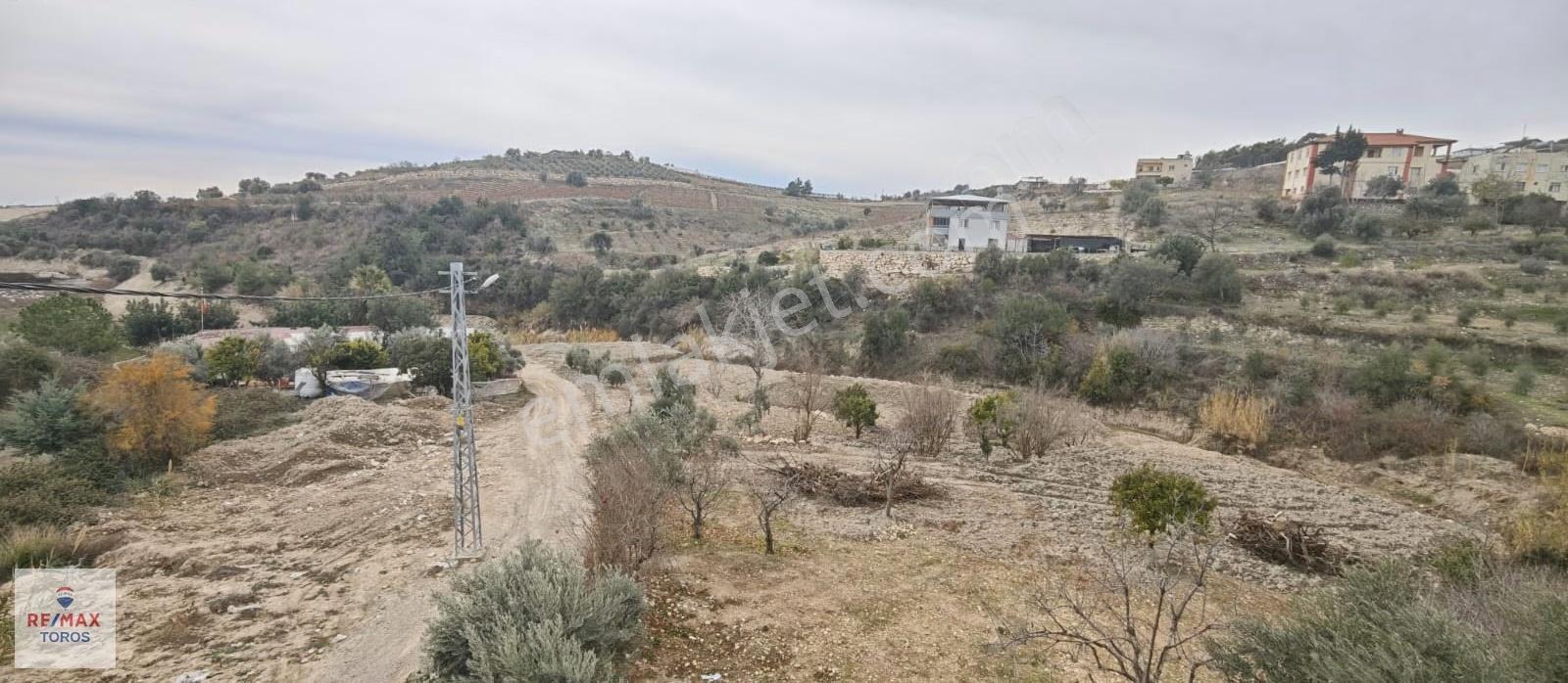 Remax Toros'tan Çelebili'de Gölet Manzaralı Lüks 3 Katlı Villa - Görsel 11