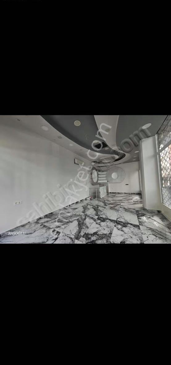 Balipaşa Caddesi'nde Kiralık Köşe Dükkan - Görsel 2