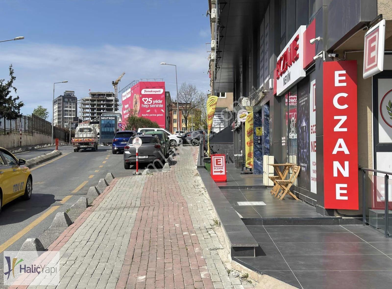 Gürselde Cadde Üstü Yeni Bina Köşe Konumlu Emsalsiz Dükkan - Görsel 9