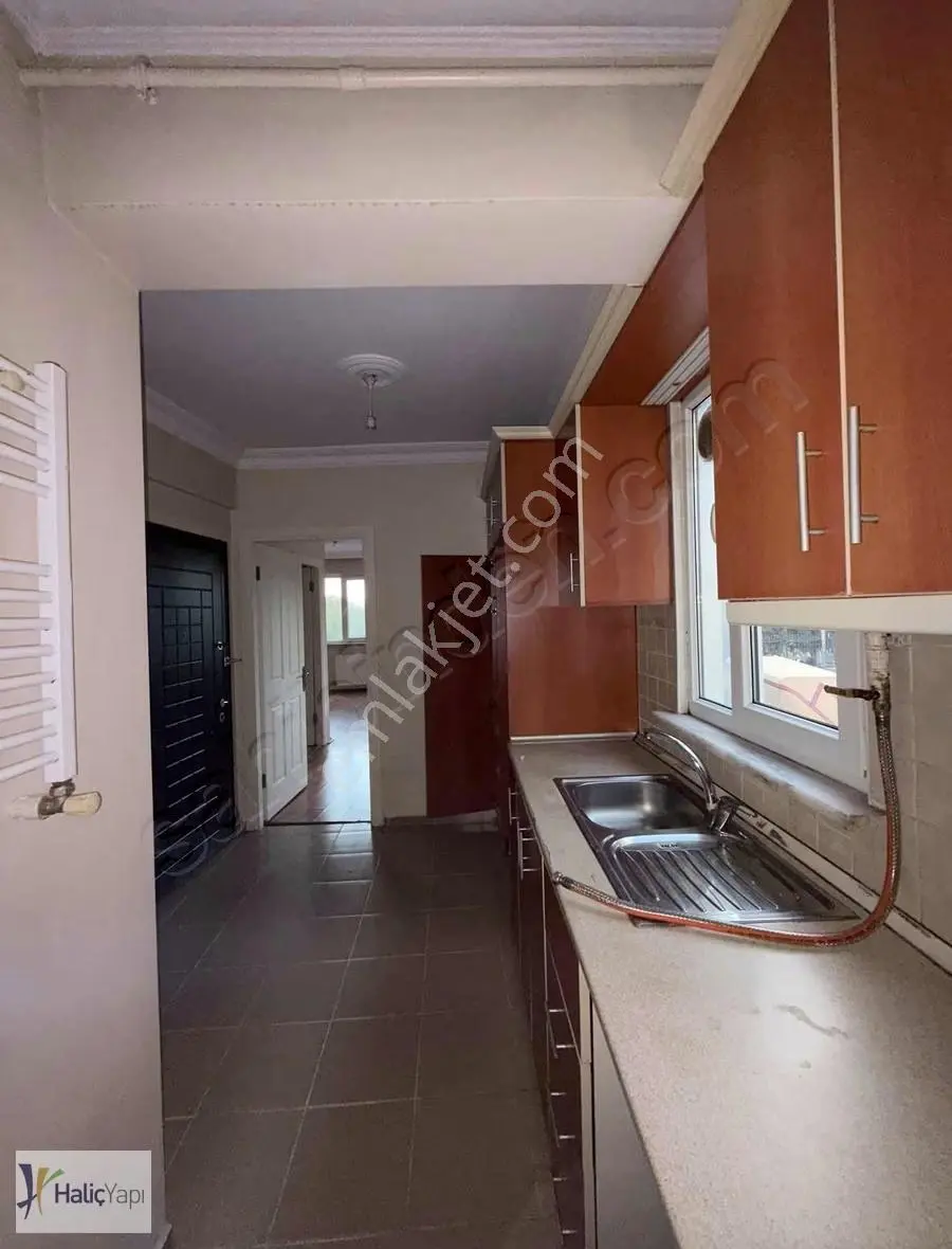 Feriköy Yay Meydanı'nda Kiralık 2+1 Daire - Görsel 3