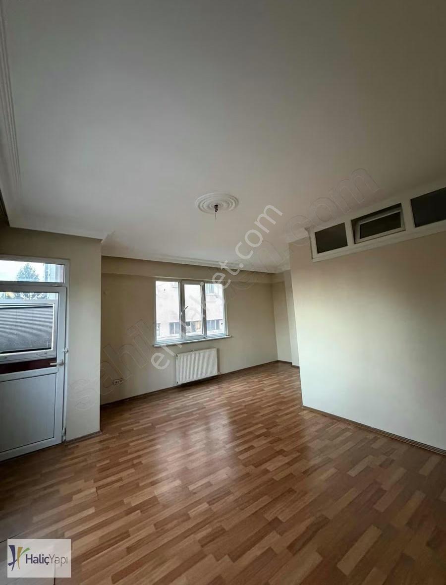 Feriköy Yay Meydanı'nda Kiralık 2+1 Daire - Görsel 6