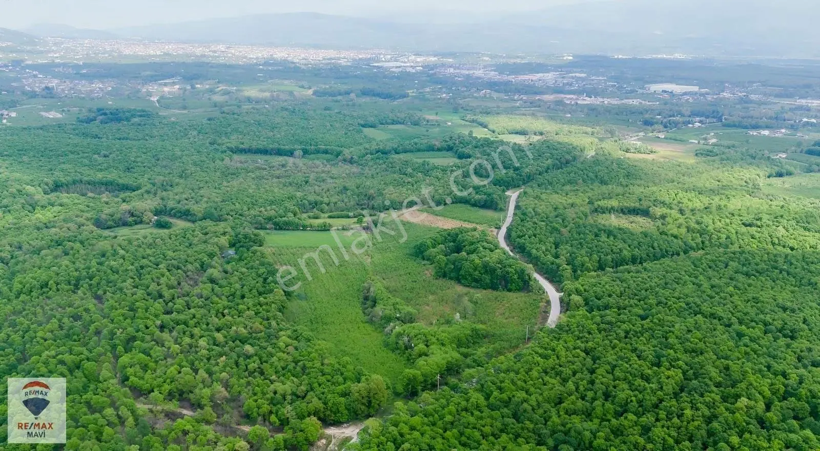 Sakarya Hendek Şeyhler 8.330 M² Tarla 118 Ada 2parsel Yatırımlık